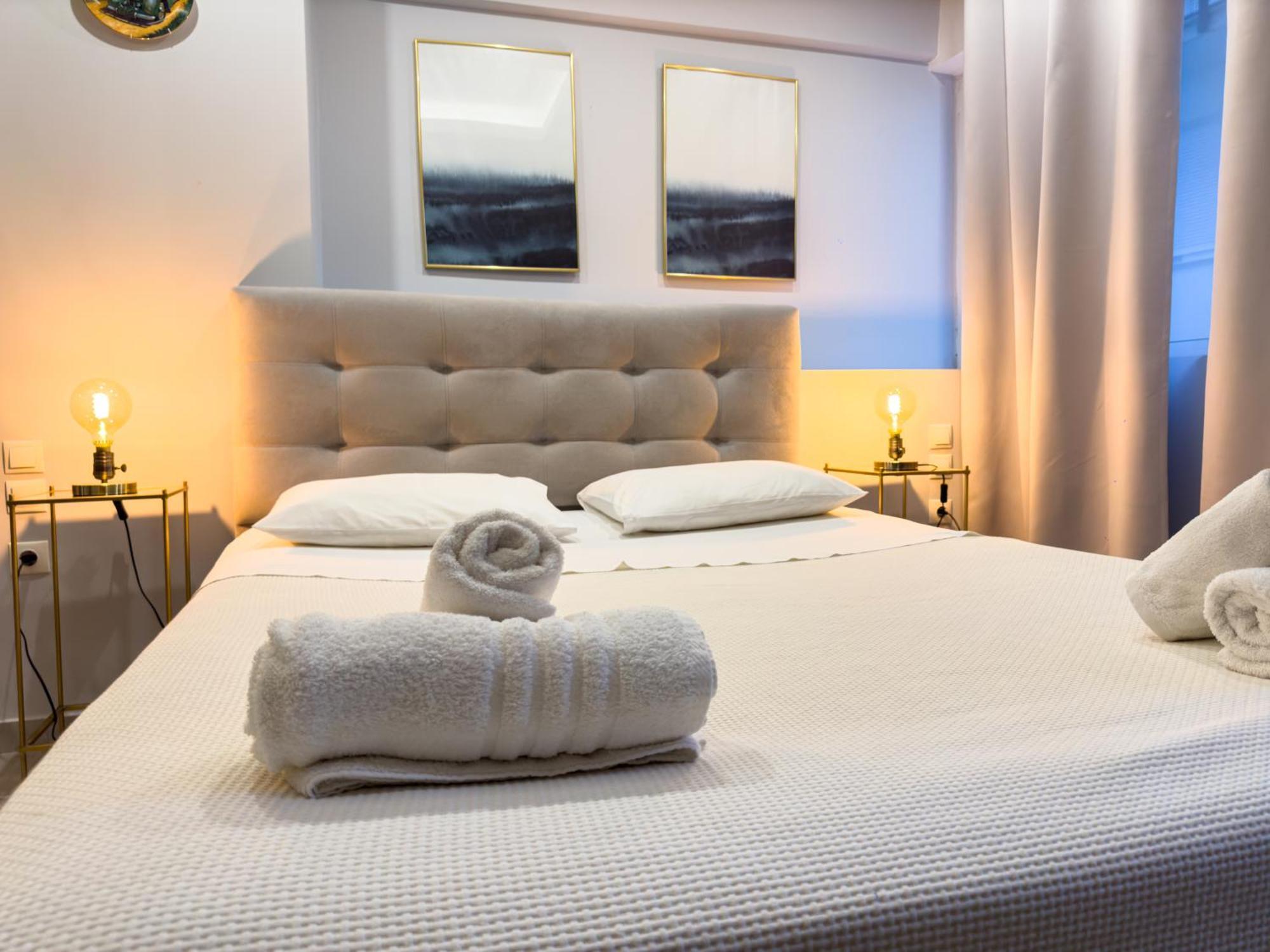 Glamorous & Spacious Renovated Apartment, Syntagma, Dt *