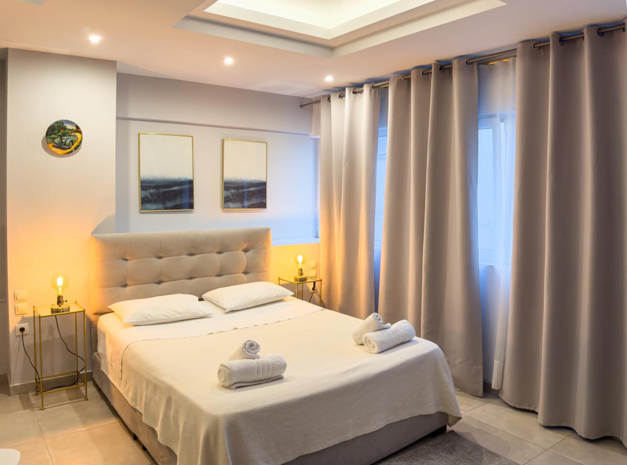 Glamorous & Spacious Renovated Apartment, Syntagma, Dt *